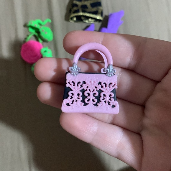 Venus, Clawdeen, Ghoulia, and Rochelle Replacement Parts, “Ghouls Night Out” - Picture 4 of 10